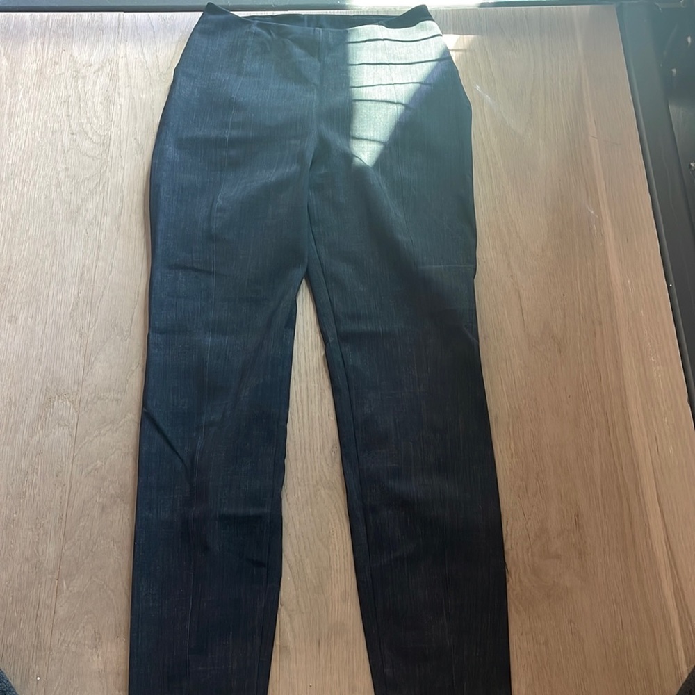 Lulu lemon straight legged pants. Looks like they could be worn to the office.